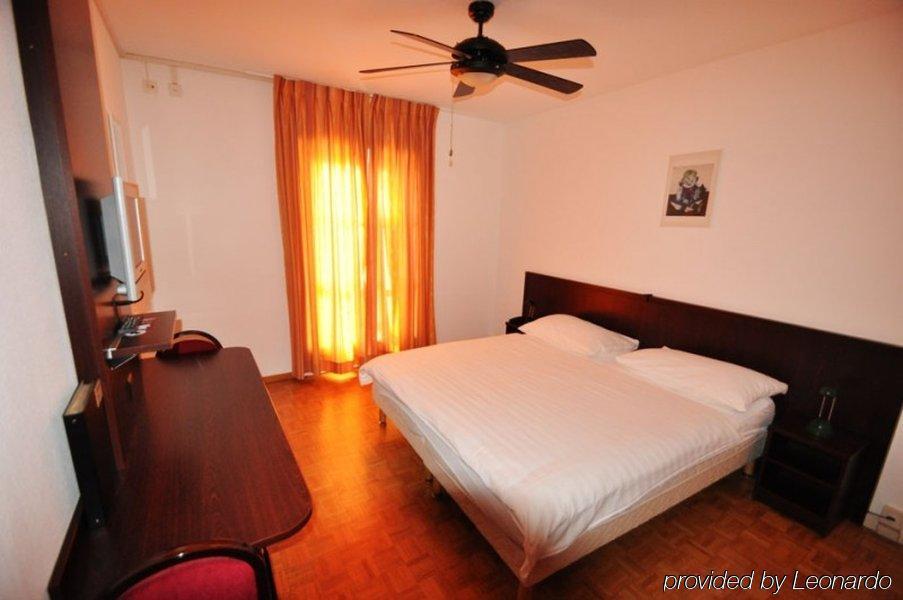 Calvy Hotel Geneva Bilik gambar